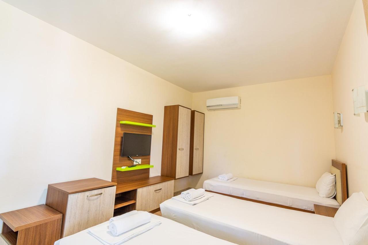Kolarovo Eco Hotel Momata מראה חיצוני תמונה