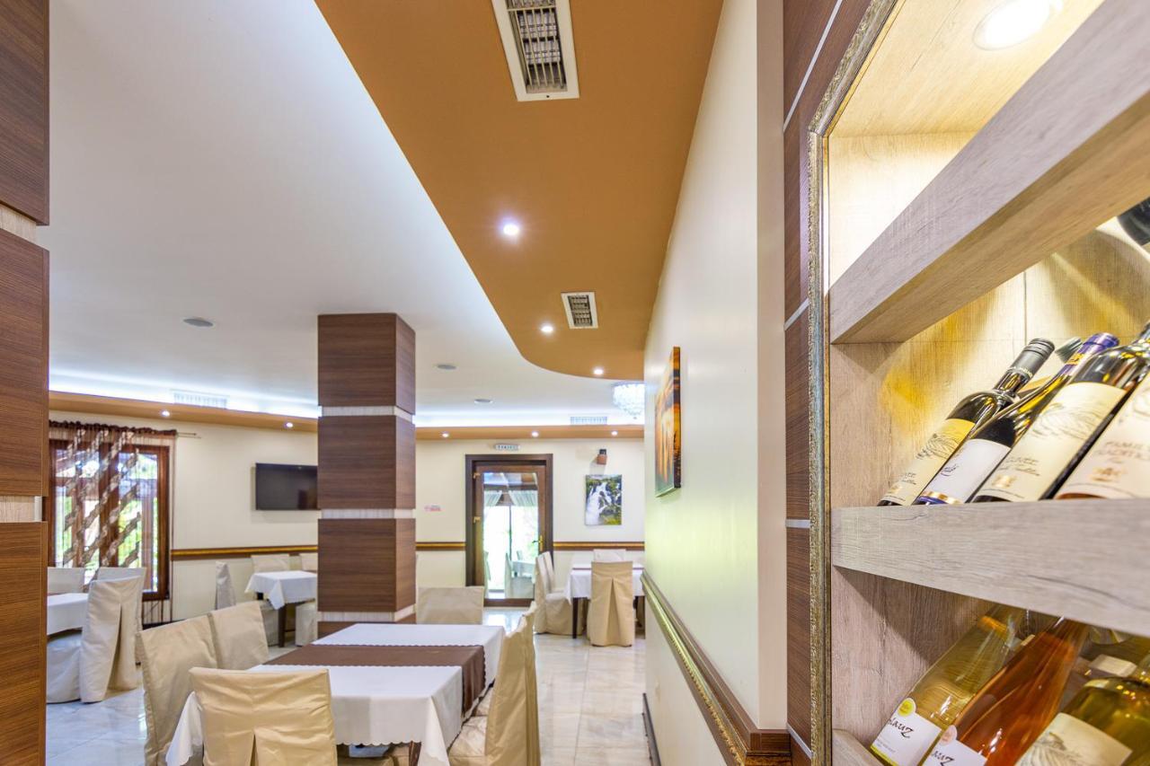 Kolarovo Eco Hotel Momata מראה חיצוני תמונה