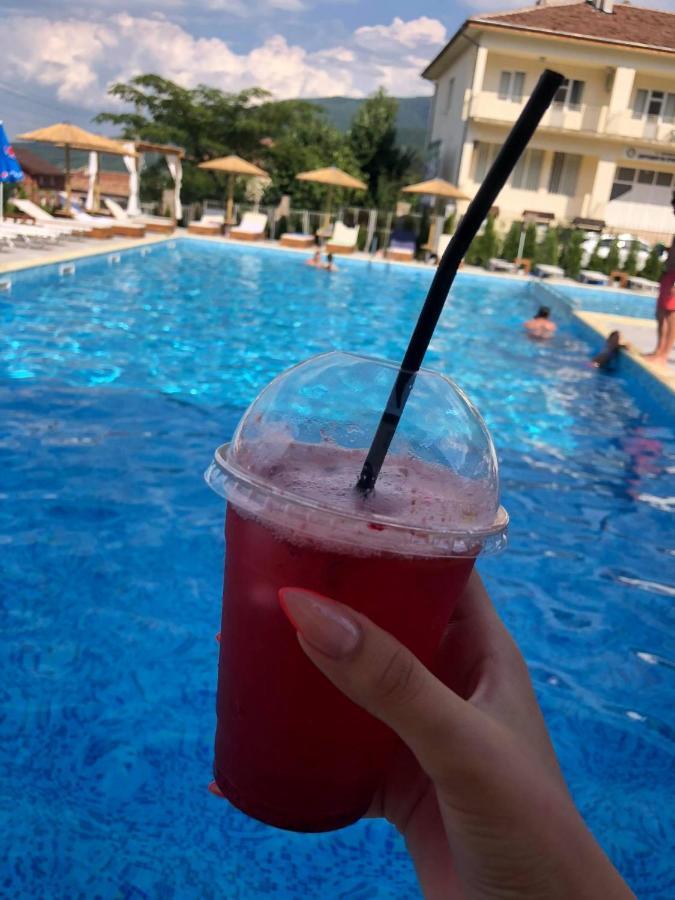 Kolarovo Eco Hotel Momata מראה חיצוני תמונה